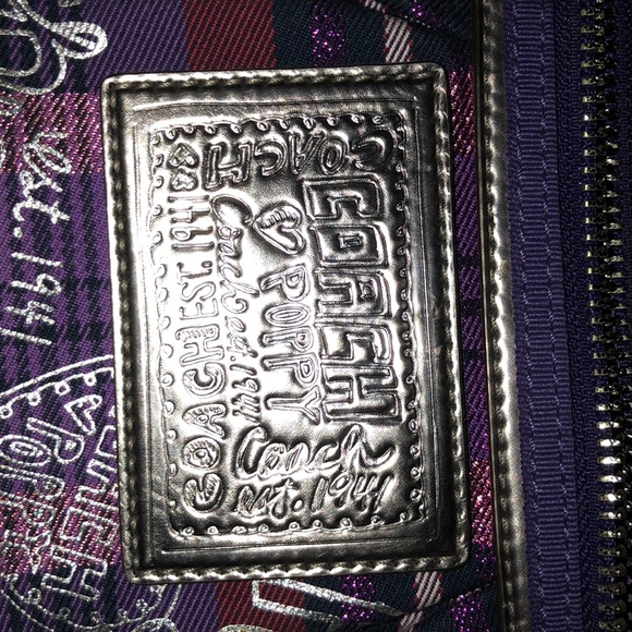 Coach Poppy Wristlet - Picture 5 of 5